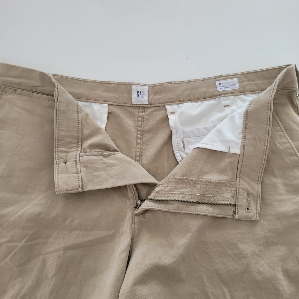 Gap Men's  Shorts 10" Essential Khaki Size 38 - Picture 6 of 13